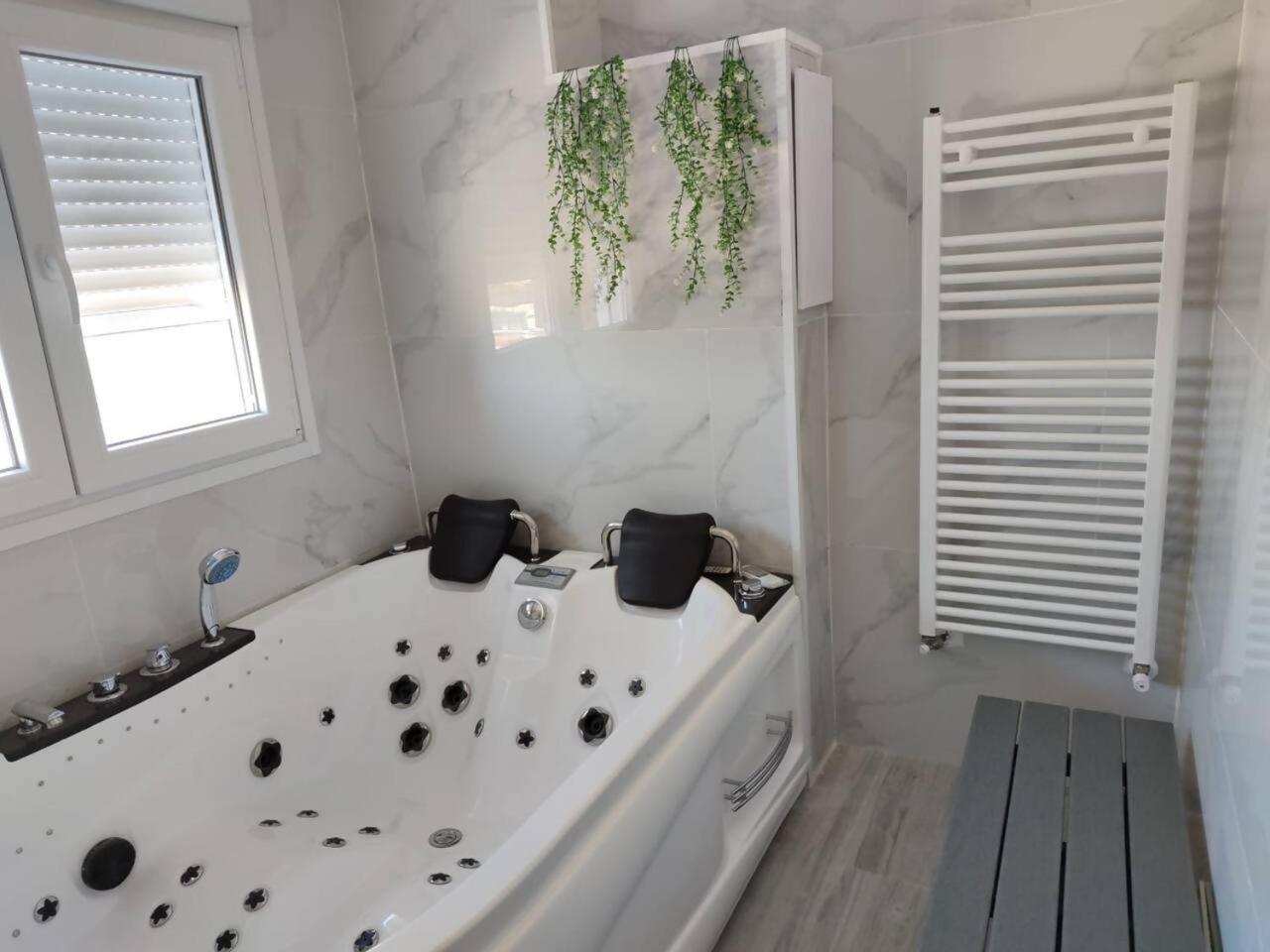 Apartamento Con Jacuzzi El Rincon De Las Delicias Zaragoza Buitenkant foto